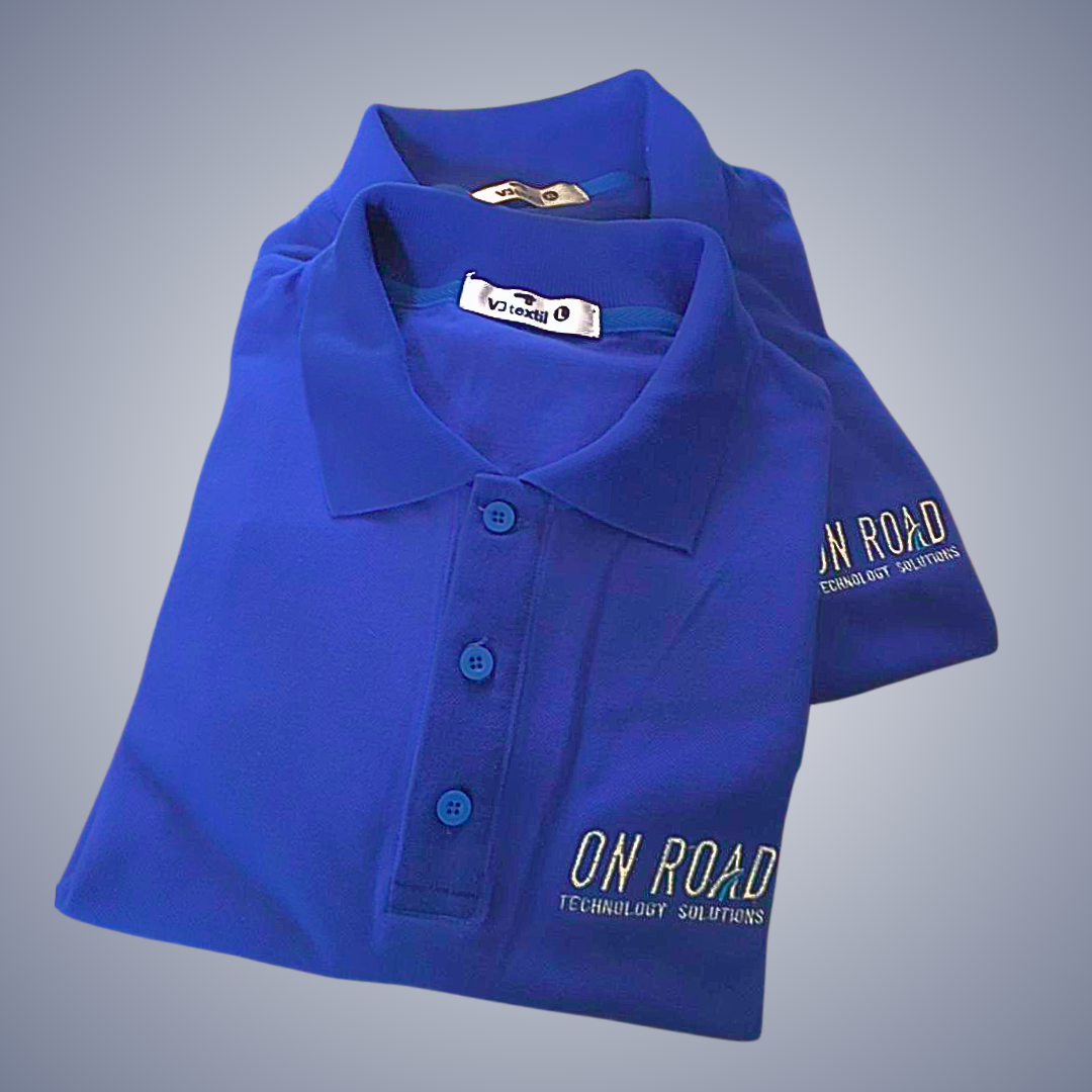 Polo camisero azulino piqué para empresas. Bordado logotipo.
