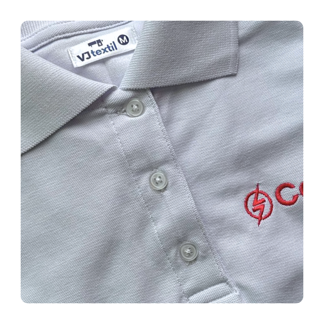 polo camisero blanco pique con bordado logotipo empresas uniformes confeccion